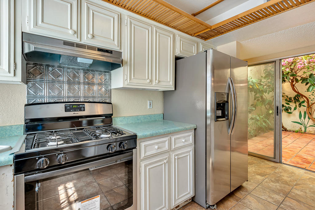 301 Los Nietos Court - Photo 12