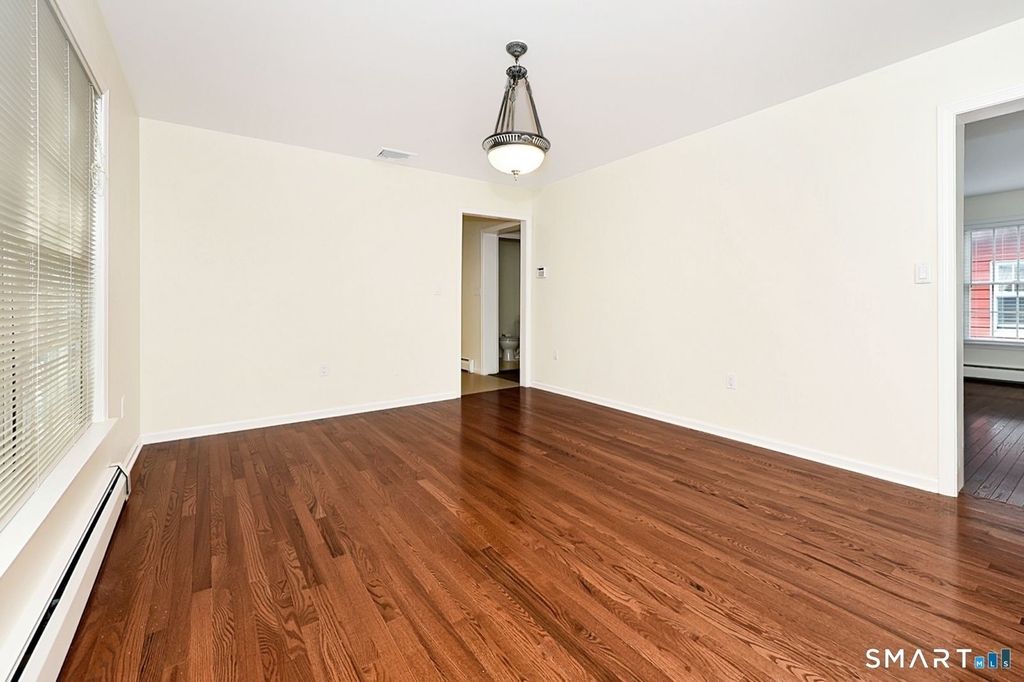 5 Moody Avenue - Photo 9