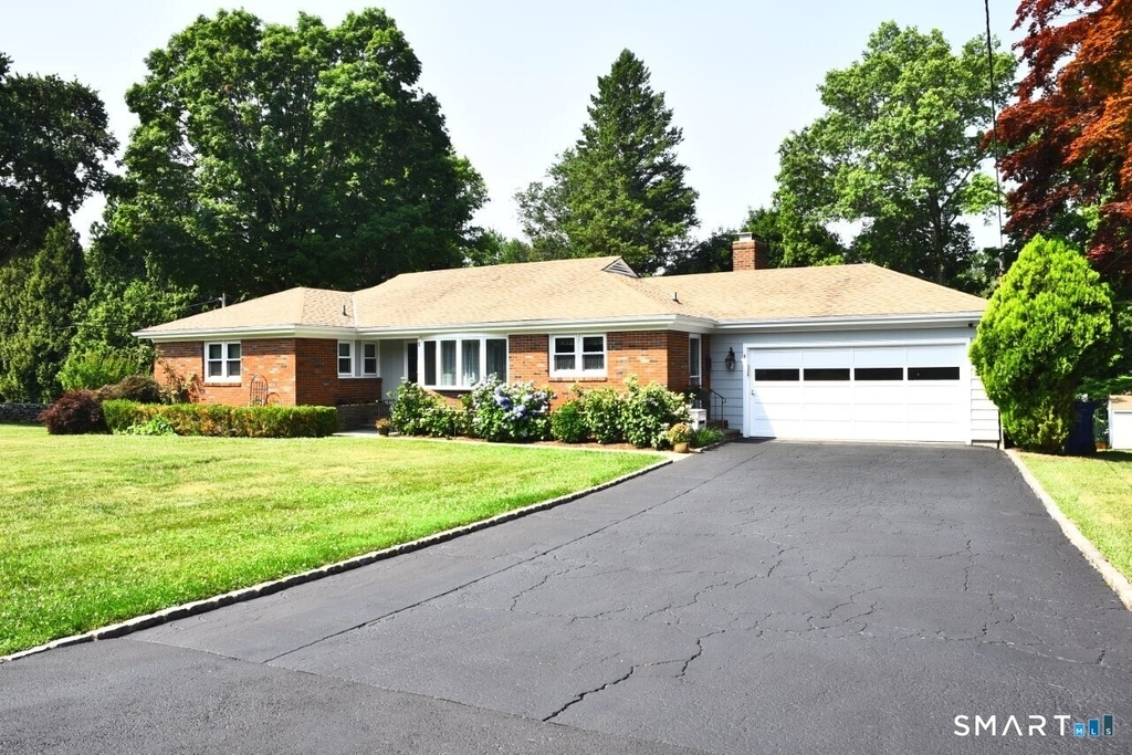 1 Romindon Court - Photo 0