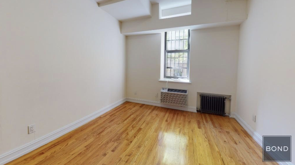 440 East 78th Street - Photo 2