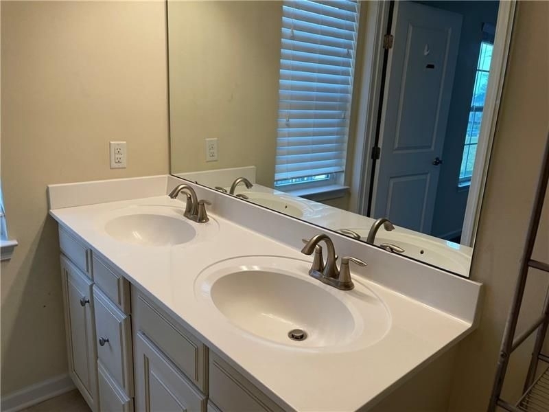 614 Fairgate Drive - Photo 2