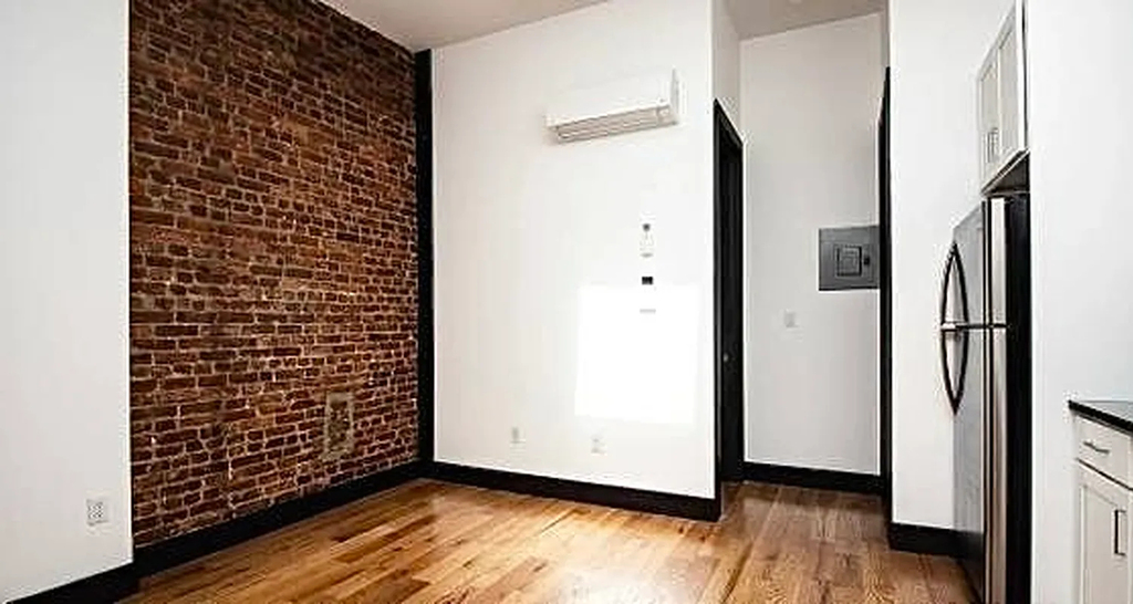 758 Putnam Avenue - Photo 3