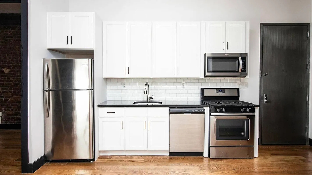 758 Putnam Avenue - Photo 2