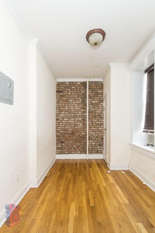East 13th Street - Photo 3