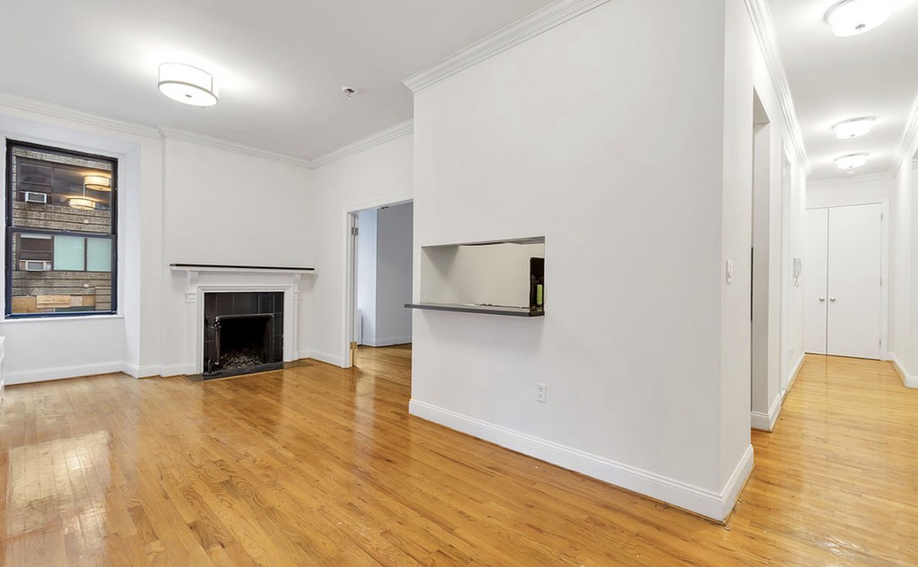 121 Madison Avenue - Photo 2