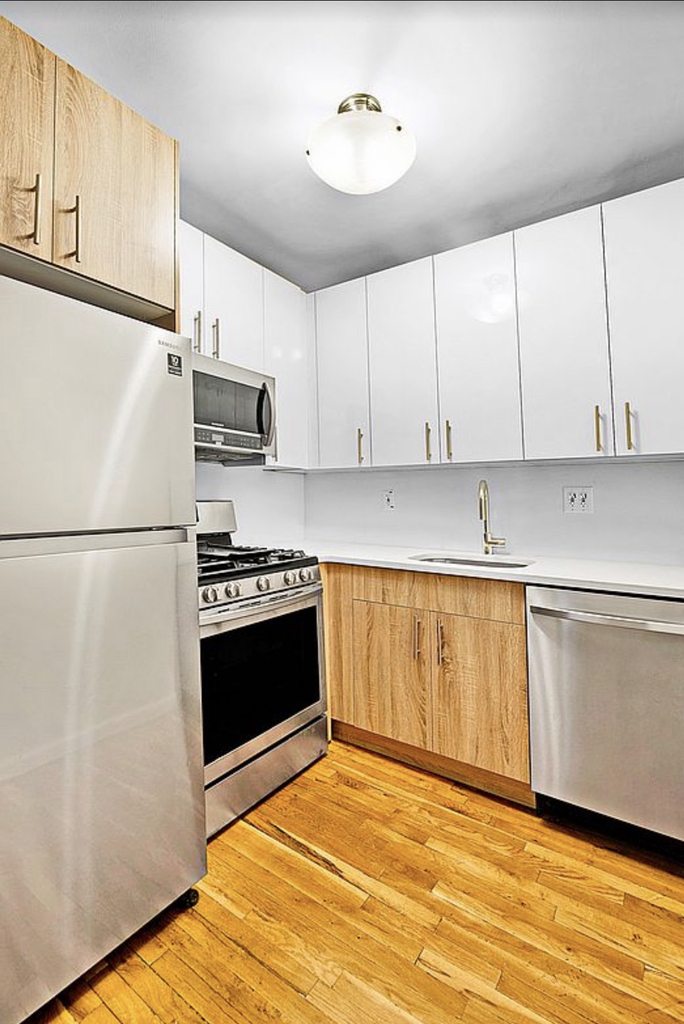 226 East 25th Street - Photo 0