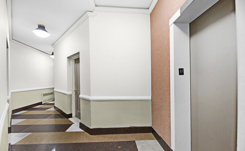 226 East 25th Street - Photo 7