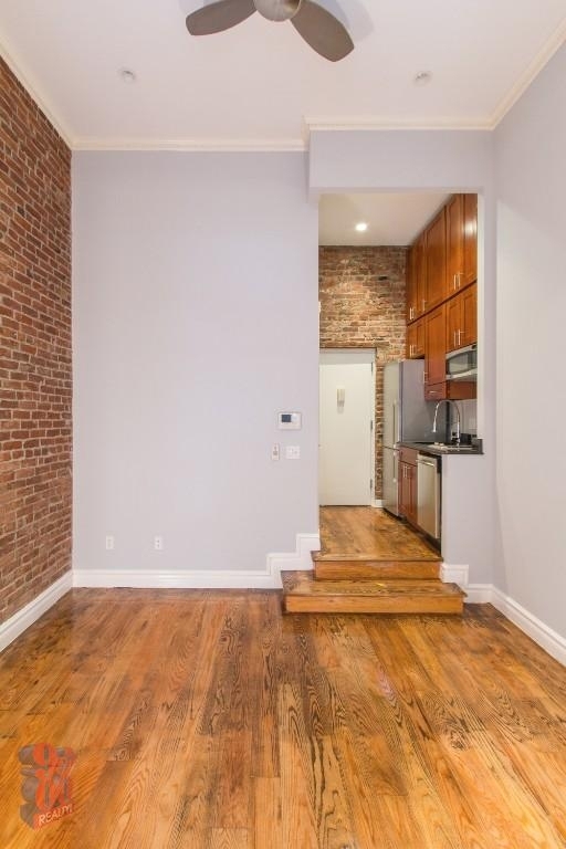 West 14th Street - Photo 3