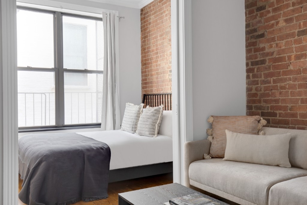 West 14th Street - Photo 1