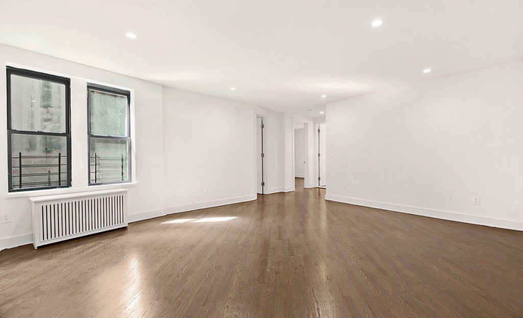 226 East 70th Street - Photo 2