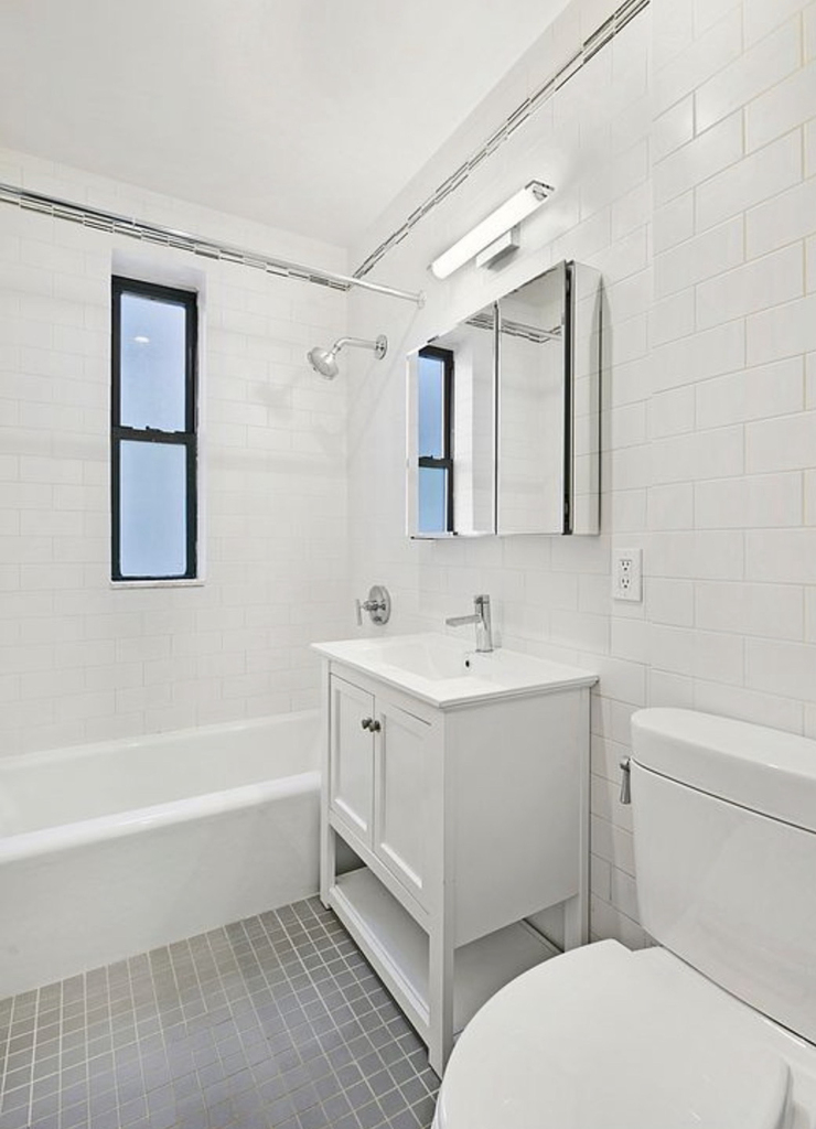 226 East 70th Street - Photo 6