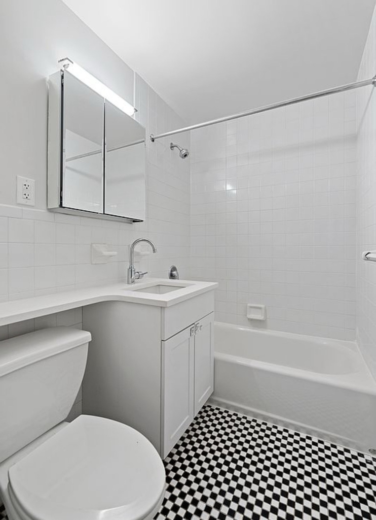 414 East 84th Street - Photo 5