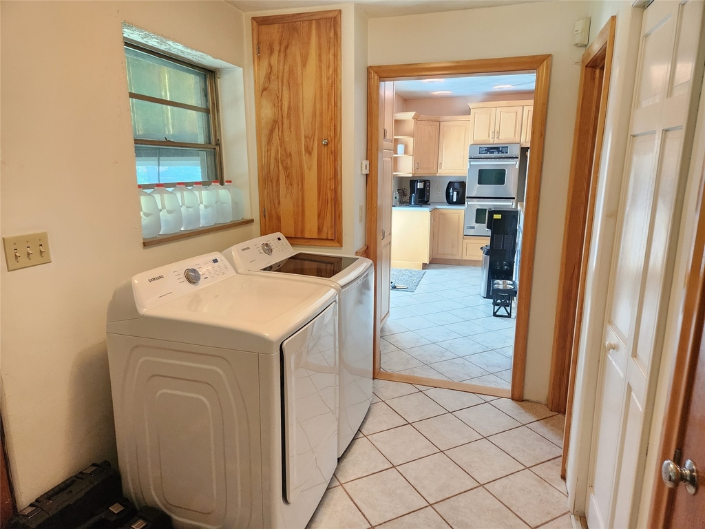 77 Riverside Drive - Photo 19