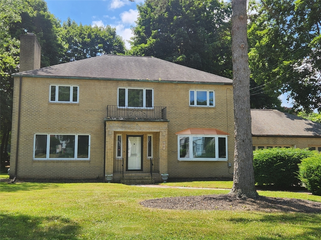 77 Riverside Drive - Photo 0