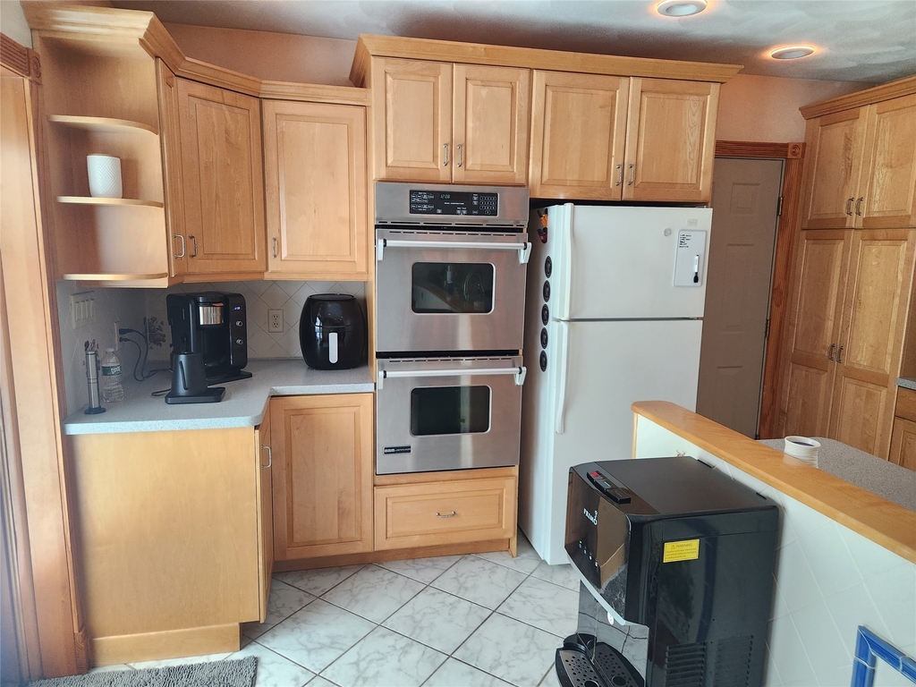 77 Riverside Drive - Photo 16