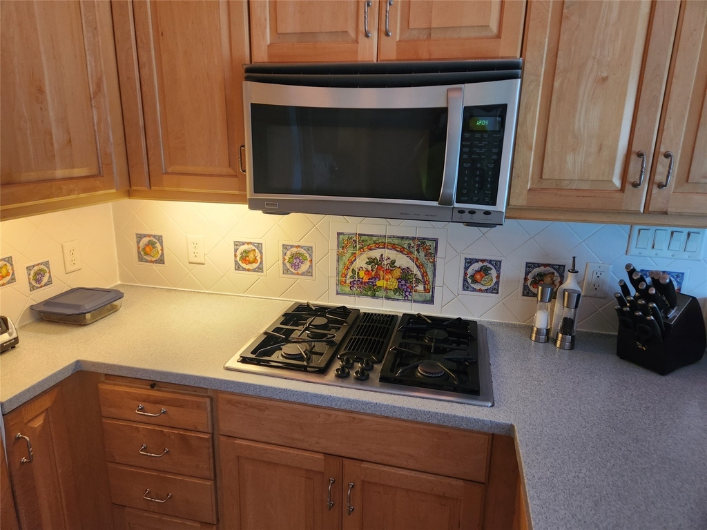 77 Riverside Drive - Photo 15