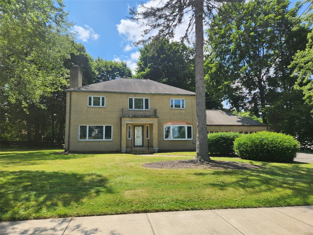 77 Riverside Drive - Photo 2