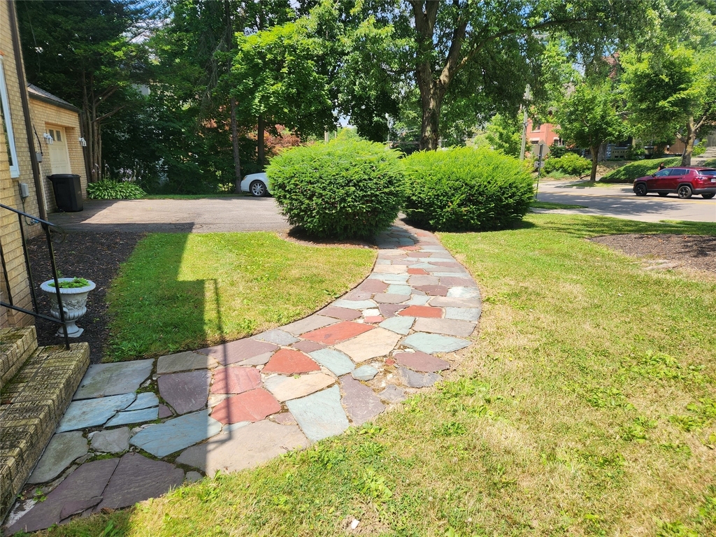 77 Riverside Drive - Photo 4