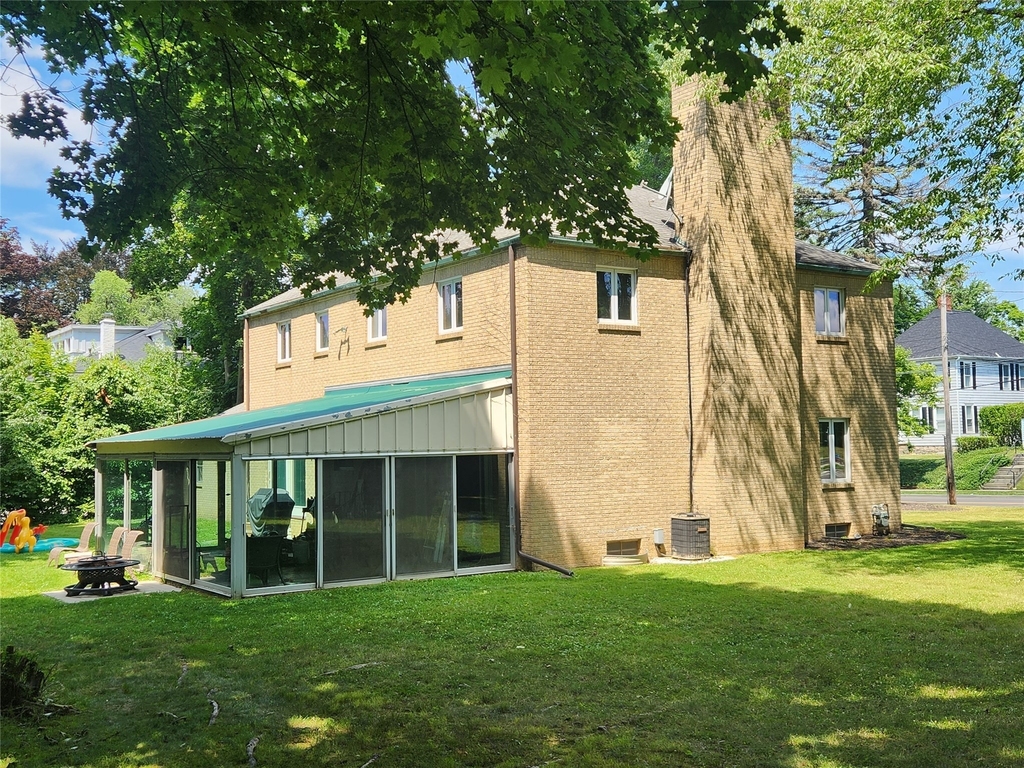 77 Riverside Drive - Photo 7
