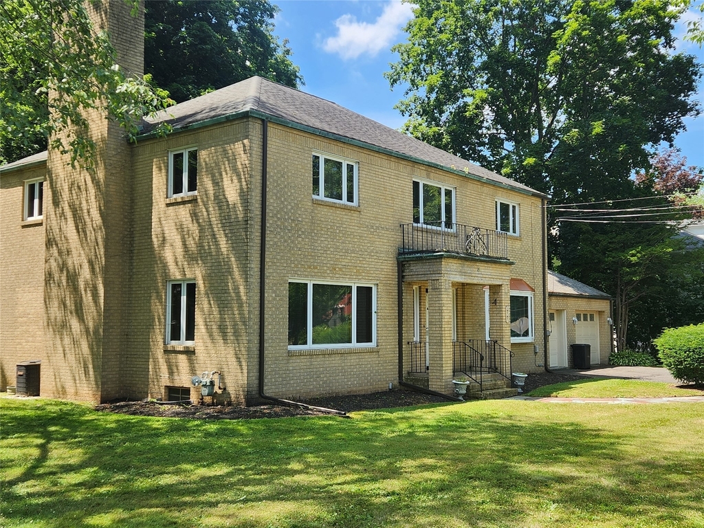 77 Riverside Drive - Photo 3