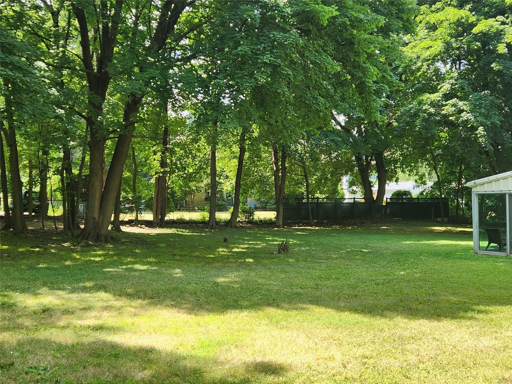 77 Riverside Drive - Photo 8