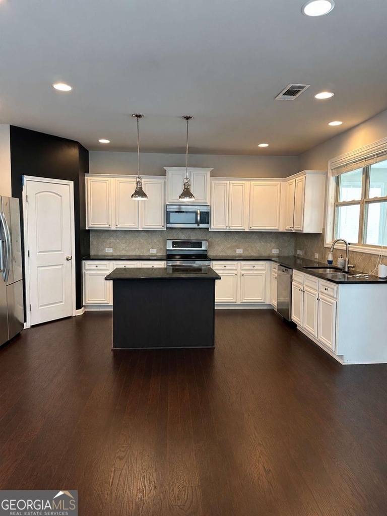 237 Franklin Street - Photo 7