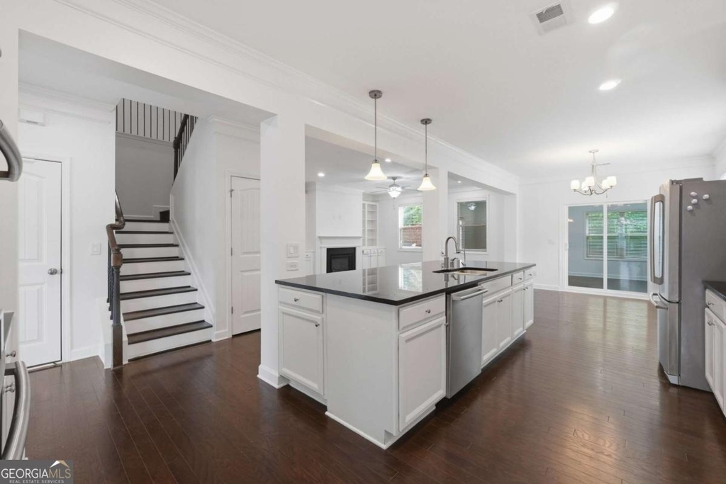4865 Alexandria Avenue - Photo 5