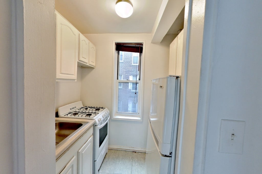 East 58th Street - Photo 3