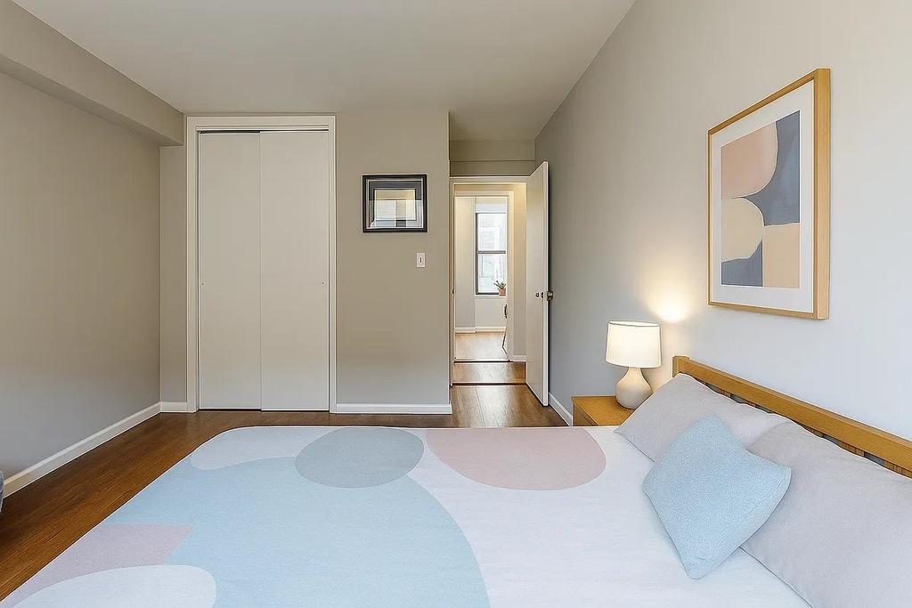East 58th Street - Photo 1