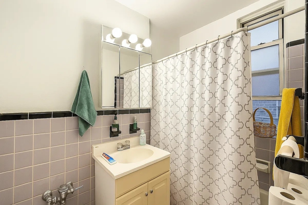 East 58th Street - Photo 6