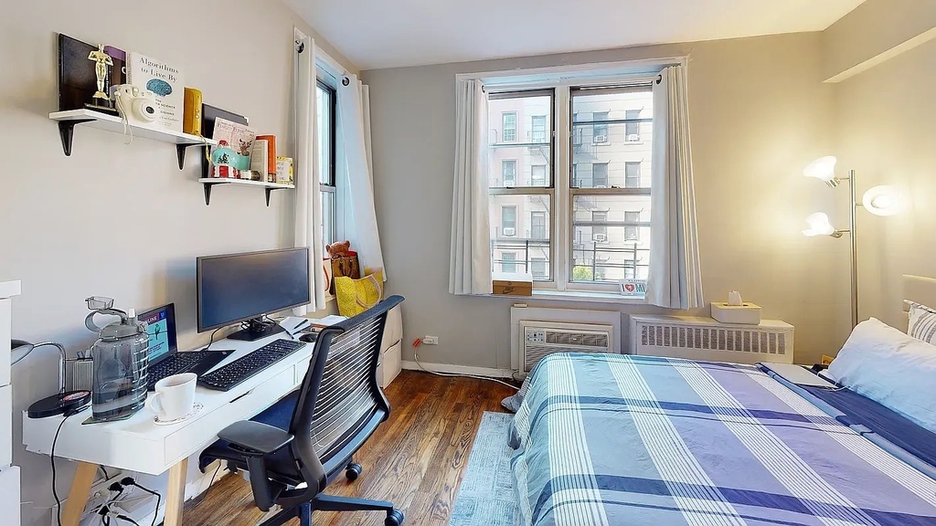 East 58th Street - Photo 0