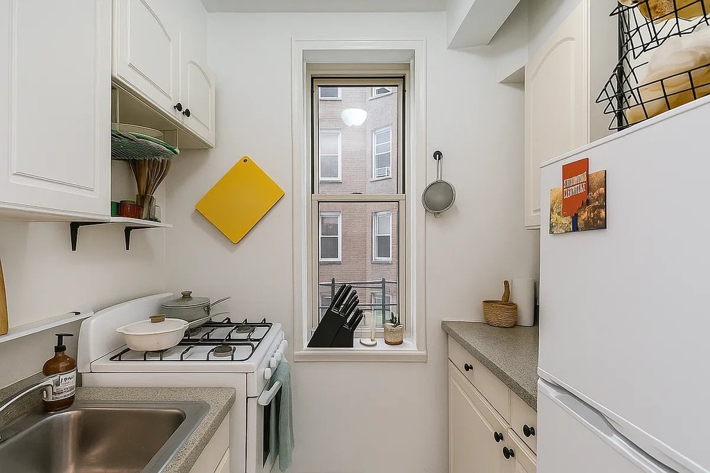 East 58th Street - Photo 3