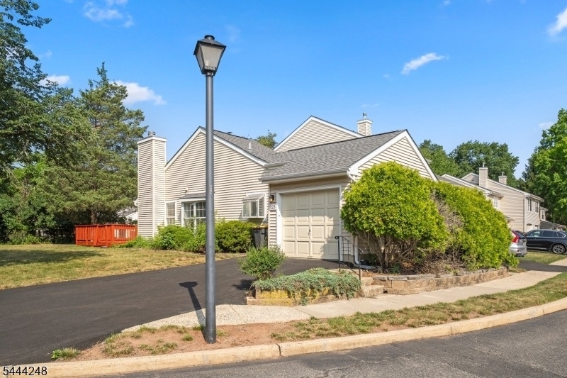 123 Harrow Dr - Photo 0