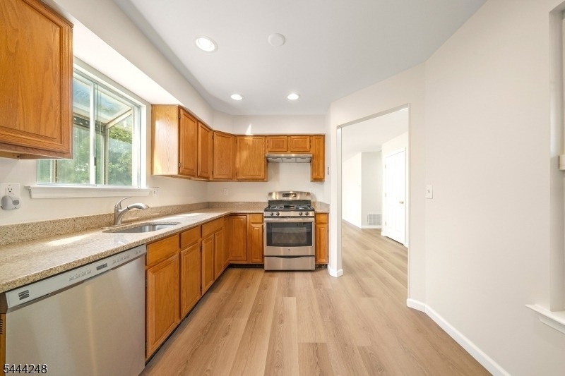 123 Harrow Dr - Photo 9