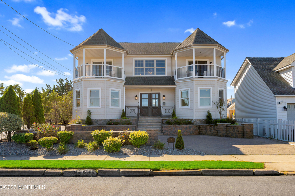 111 I Street - Photo 0