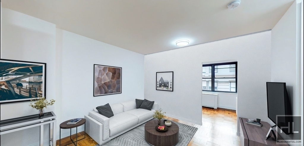 E 16 St - Photo 1