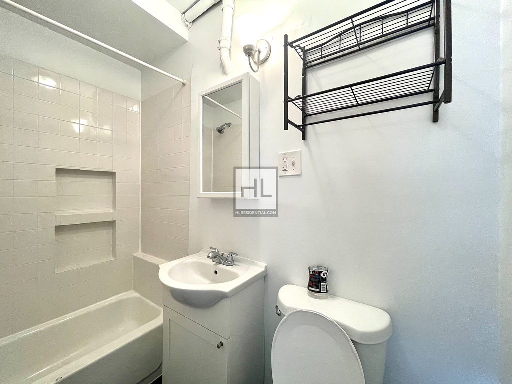 East 11th Street - Photo 3