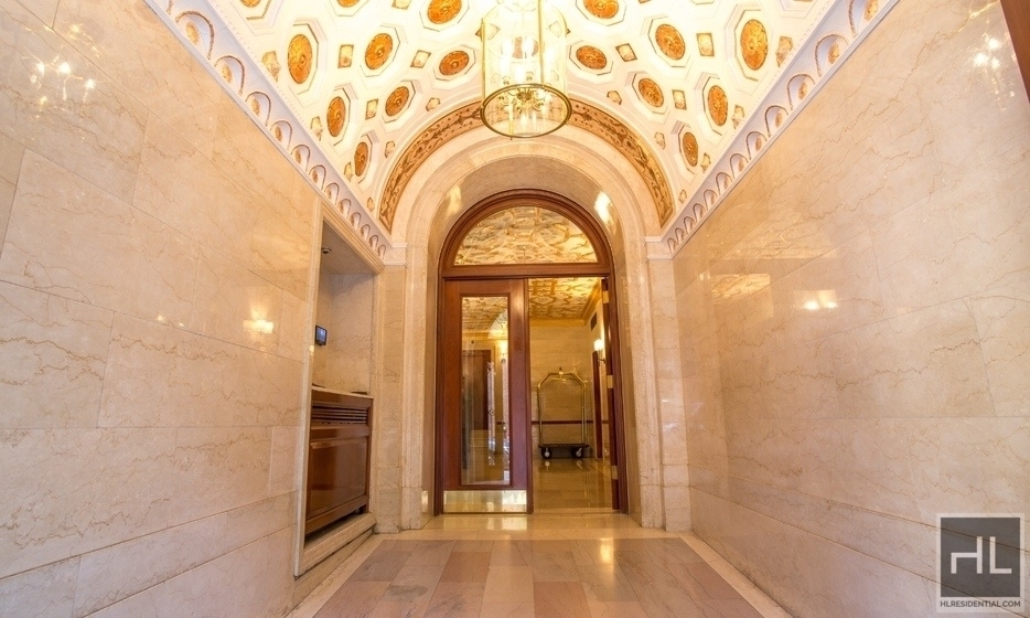 East 80th Street - Photo 7