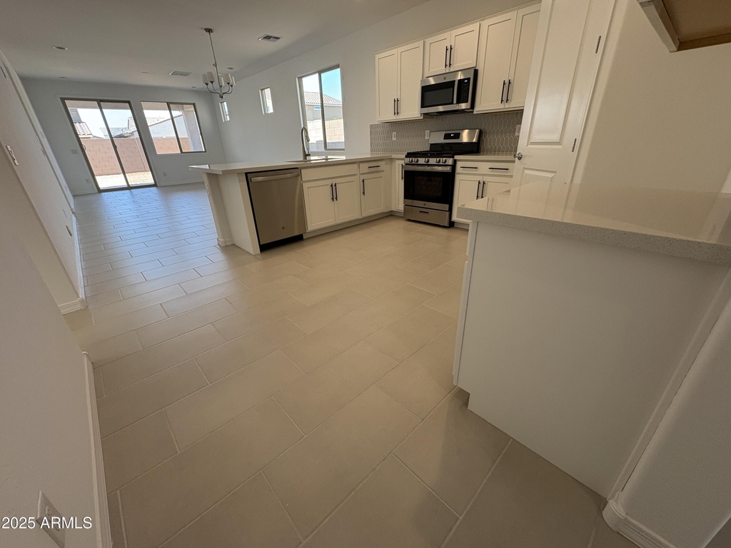 17613 W Georgia Avenue - Photo 9