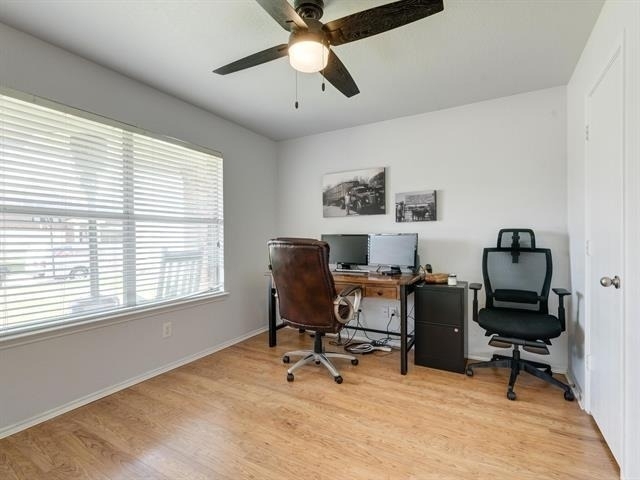542 Del Mar Drive - Photo 3