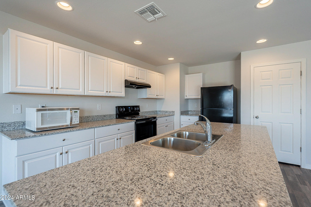 809 W Raymond Street - Photo 10