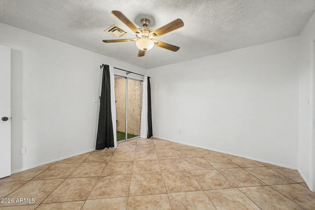 20420 N 6th Drive - Photo 10