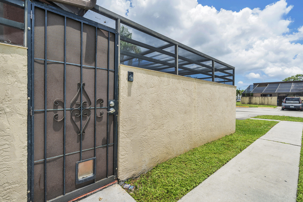 4757 Sunny Palm Circle - Photo 32