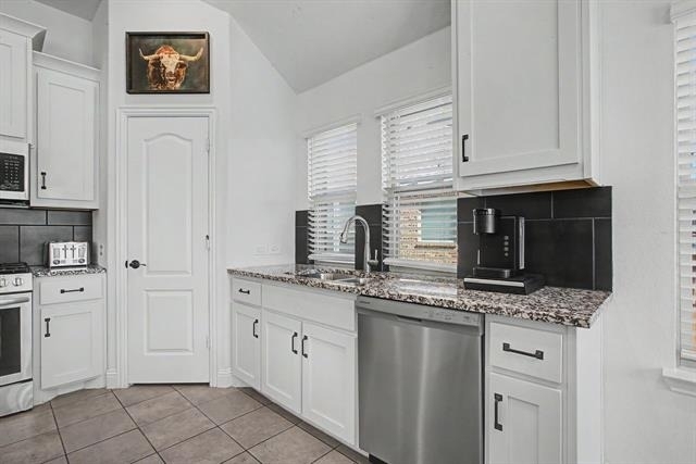 1004 Deer Ridge Drive - Photo 9