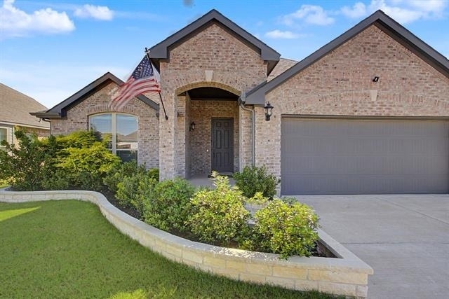 1004 Deer Ridge Drive - Photo 0