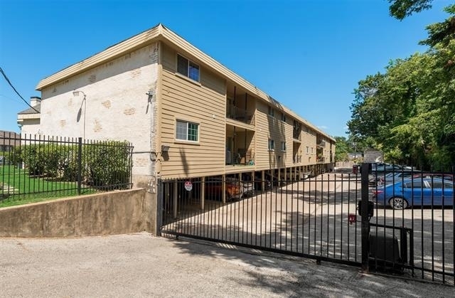 5109 Cedar Springs - Photo 15