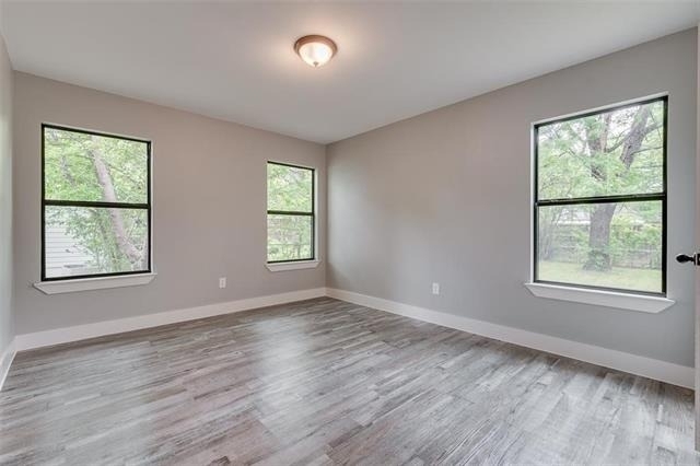 2124 Tisinger Avenue - Photo 13