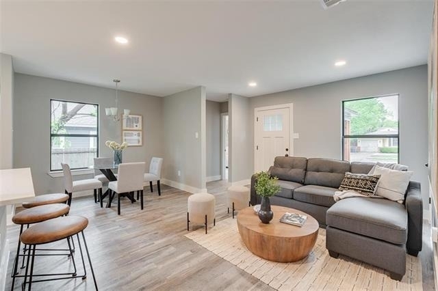2124 Tisinger Avenue - Photo 3