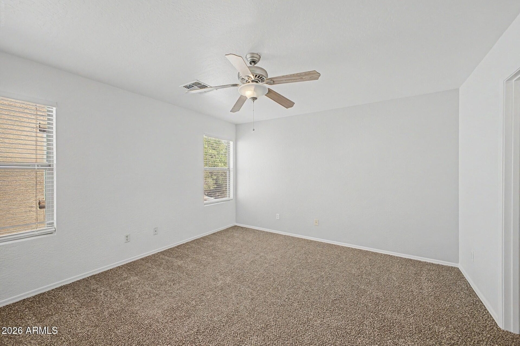 7027 W Lincoln Street - Photo 13