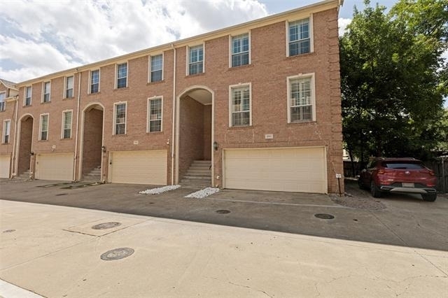 4002 Brownstone Court - Photo 0
